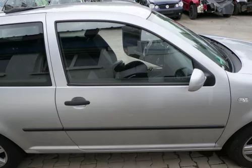 VW Golf 4 Tür vorne rechts Beifahrertür 2/3-Türer LA7W silber grau ohnAnbauteile (180733)
