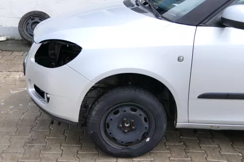 Skoda Fabia 5J Kotflügel vorne links - silber LA7W auch Kombi