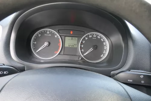 Skoda Fabia Roomster Tacho Tachometer Kombiinstrument 324.000km 5J0920811C TDI