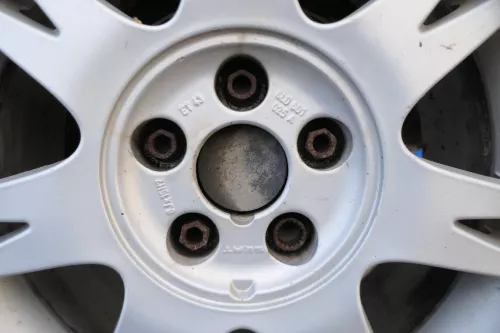 4x Polo 9N Ibiza Alufelgen Reifen 195/60 R15 -ca5-6,5mm Winterreifen 6L0601025A (180875)