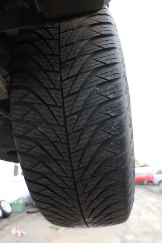 4x Polo 9N Ibiza Alufelgen Reifen 195/60 R15 -ca5-6,5mm Winterreifen 6L0601025A (180875)