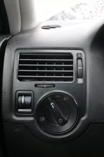 VW Bora Golf 4 Lüftungsdüse Düse Lüftung links 1J1819703E Lüftungsgitter beleuch