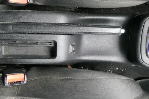 VW Golf 4 Bora Handbremse Feststellbremse Leder schwarz (181008)