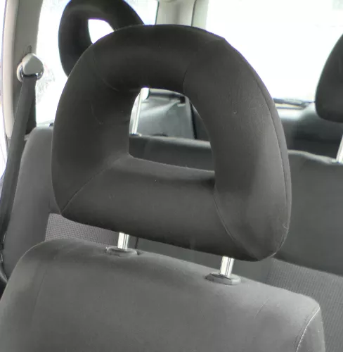 1x VW Golf 4 Bora Beetle Kopfstütze vorne /hinten vorn schwarz rechts oder links (181023)