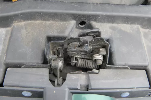 VW Golf 4 Bora Motorhaube Motorhaubenschloß Schloß Klappenschloß vorn