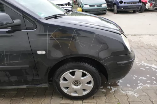 VW Polo 9N Kotflügel vorne rechts schwarz LC9Z