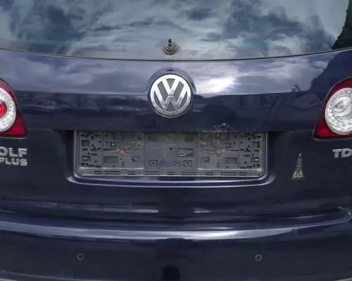 VW Golf Plus 5M Heckklappe hinten Kofferraumklappe Scheibe blau LA5G - Rost (181138)