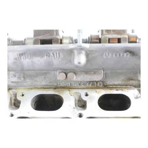 VW Passat 3B A4 Zylinderkopf mit Nockenwellen Ventile AJQ 1,8T APU (181161)
