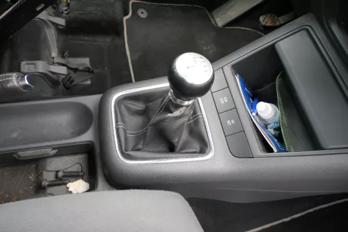 VW Golf Plu Schaltknauf Schaltsack Schaltung Schaltknüppel original 5-Gang Leder (181198)