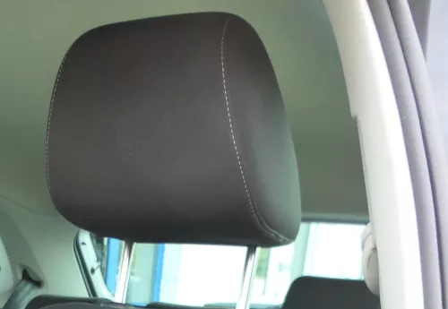 1x VW Polo 6R Kopfstütze vorne vorn schwarz rechts oder links 6R0881901M YDK