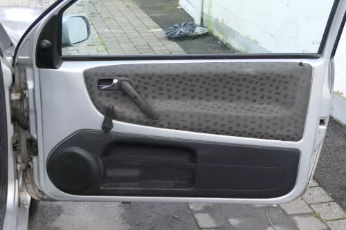 1x VW Lupo Arosa Türverkleidung Verkleidung Tür vorne rechts oben schwarz