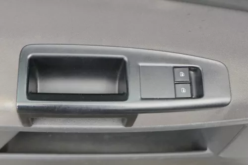 1x VW Polo 9N Türverkleidung Verkleidung Tür vorne links 2/3-Türer Griff Öffner (181304)