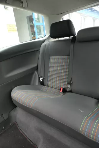 VW Polo 9N 9N3 Sitz Rückbank Sitzfläche Sitze 3 Punkt Gurt hinten mit Kopfstütze (181307)