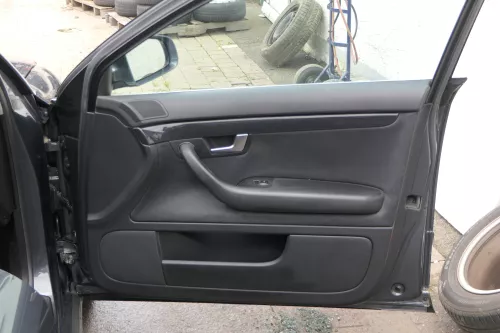 1x A4 8E B6 Türverkleidung Verkleidung Tür vorne rechts soul schwarz