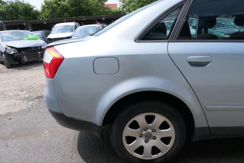 Audi A4 8E B6 Limousine Stoßstange hinten mit Spoiler blau LY7R (181469)