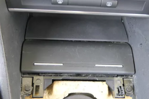 Audi A4 B6 8E Aschenbecher vorne 8E0857951H 4PK schwarz