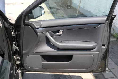 1x A4 8E B6 Türverkleidung Verkleidung Tür vorne rechts soul schwarz