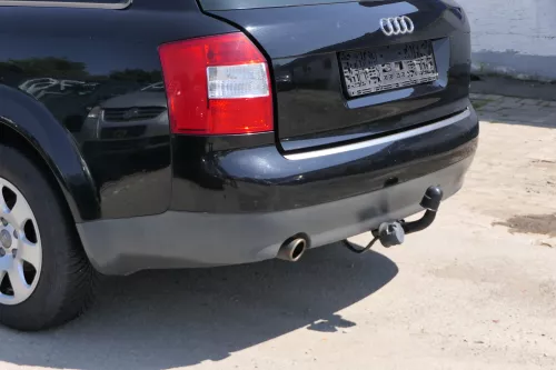 Audi A4 8E B6 Kombi Avant Stoßstange hinten mit Spoiler schwarz LY9B (181527)