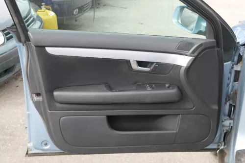 1x A4 8E B7 Türverkleidung Verkleidung Tür vorne links soul schwarz