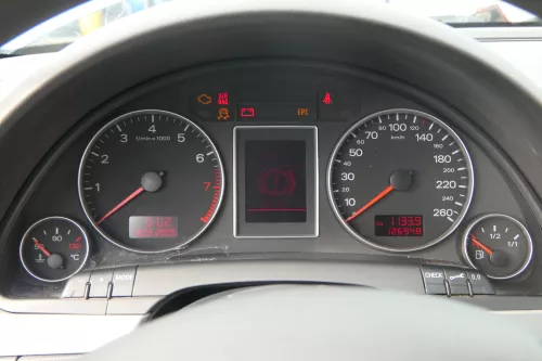 Audi A4 8E B7 Tacho Tachometer Kombiinstrument 8E0920901G 126.000KM TDI Diesel