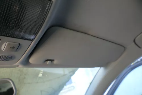 Audi A4 8E B6 Sonnenblenden Sonnenblende vorne rechts 8E0857552  silber (181568)