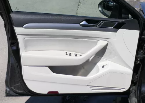 Passat 3C B8 3G 1x Türverkleidung Verkleidung Tür vorne links weiß St. Tropez