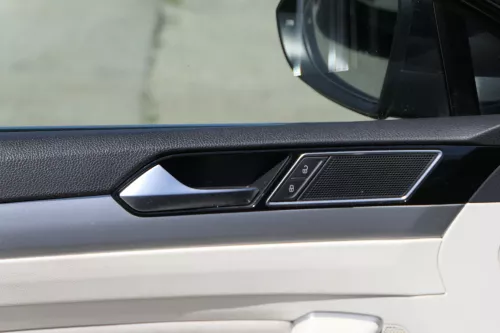 Passat 3C B8 3G 1x Türverkleidung Verkleidung Tür vorne links weiß St. Tropez (181655)