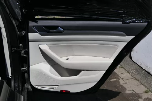 Passat 3C B8 3G 1x Türverkleidung Verkleidung Tür hinten rechts weiß St. Tropez