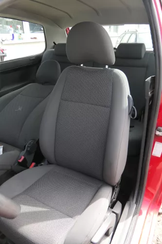 VW Fox Sitz Fahrersitz vorne links OHNEAirbag höhenverstellbar (181812)
