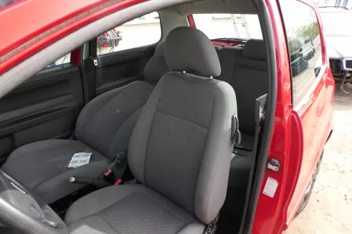 VW Fox Sitz Fahrersitz vorne links OHNEAirbag höhenverstellbar (181812)