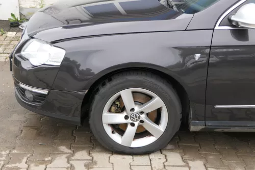 VW Passat 3C Kotflügel vorne links sbraun LC8Z 3C0821021