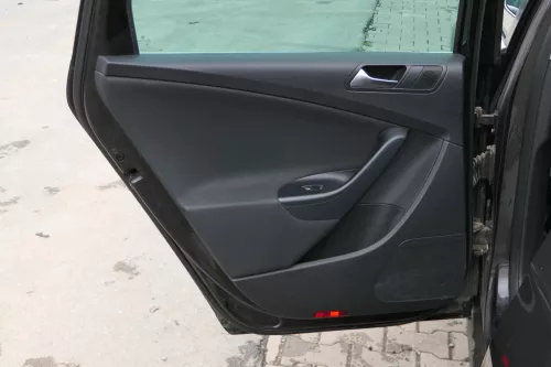 1x VW Passat 3C Variant Türverkleidung Verkleidung Tür hinten links schwarz