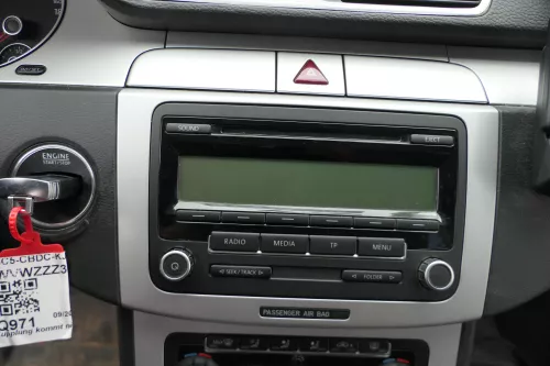 Passat 3C Mittelkonsole Verkleidung Klappe Abdeckung Dekor silber matt chrom Asc (181906)