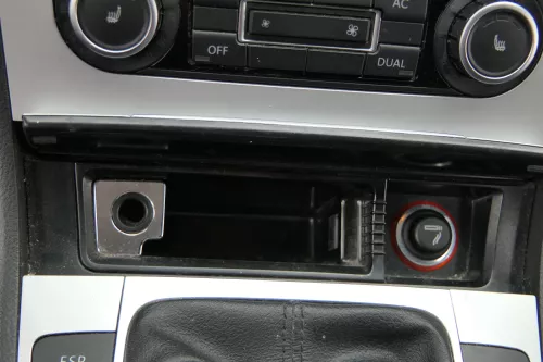 Passat 3C Mittelkonsole Verkleidung Klappe Abdeckung Dekor silber matt chrom Asc (181906)