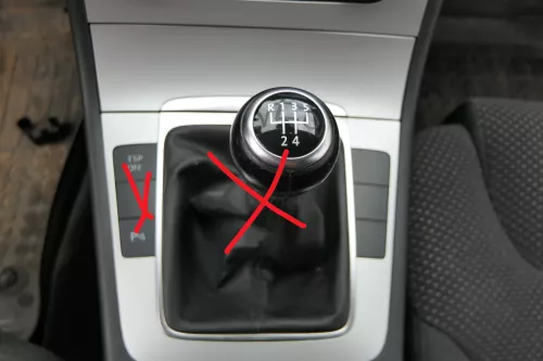 Passat 3C Mittelkonsole Verkleidung Klappe Abdeckung Dekor silber matt chrom Asc (181906)