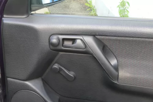 VW Golf 3 1H 4/5-Türer Türverkleidung Verkleidung Tür vorne rechts schwarz (182179)