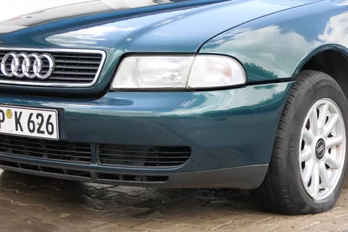 Audi A4 B5 Kombi + Limo Stoßstange vorne Frontstoßstange grün LZ6U (182191)