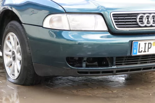 Audi A4 B5 Kombi + Limo Stoßstange vorne Frontstoßstange grün LZ6U (182191)