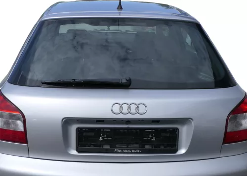 A3 8L Facelift Heckklappe Kofferraumklappe Klappe hinten silber LY7W Scheibe