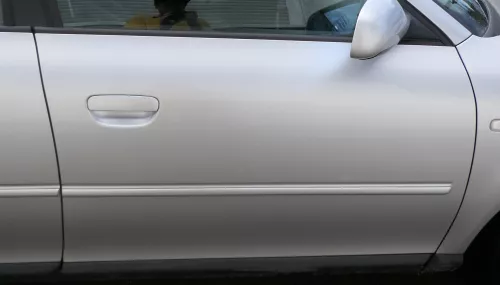 Audi A3 8L Tür nur Türblatt vorne rechts - silber LY7W 4/5-Türer