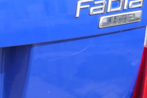 Skoda Fabia 5J Limousine Schrägheck Heckklappe hinten mit Scheibe blau LF5K (182554)