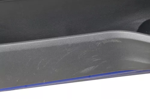 1x Skoda Fabia 5J Stufenheck Türverkleidung Verkleidung Tür vorne links Griff (182562)