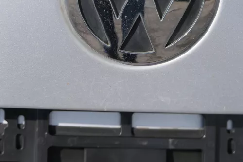 VW Touran 1T Heckklappe Kofferraumklappe hinten silber LA7W mit Scheibe -Rost (182597)