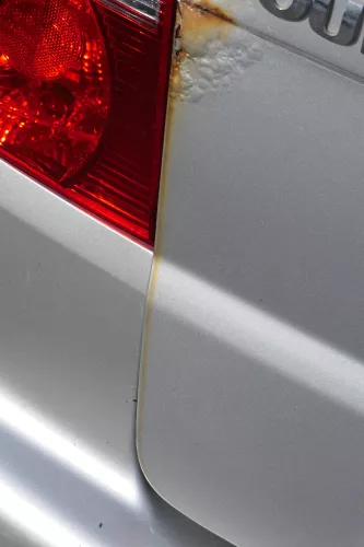 VW Touran 1T Heckklappe Kofferraumklappe hinten silber LA7W mit Scheibe -Rost (182597)