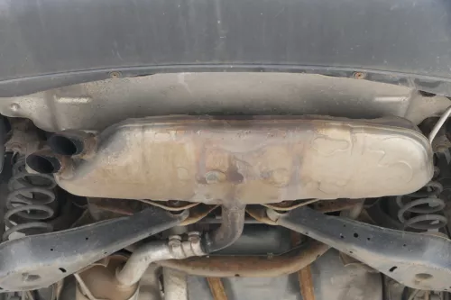 VW Touran Auspuff Endschalldämpfer hinten 2,0 FSI Motor BLX BMY BLR Mittelschall (182615)