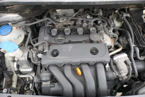 VW Touran Caddy Klimaleitung Kältemittelschlauch 1T0820741AM Klimaanlage BSE BLY