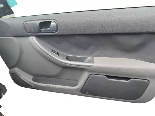 1x Audi A3 8L Türverkleidung Verkleidung Tür vorne rechts 2/3-Türer onyx/schiefe (182766)