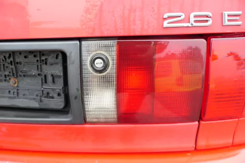 Audi 80 8C Kombi Avant hinten Heckklappe mit Scheibe Deckel rot LY3H ohneAnbaute (182822)