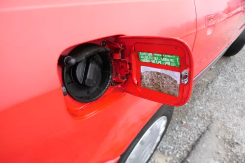 Audi 80 Tankdeckel Klappe Tankklappe Tank rot LY3H 8A0809905A