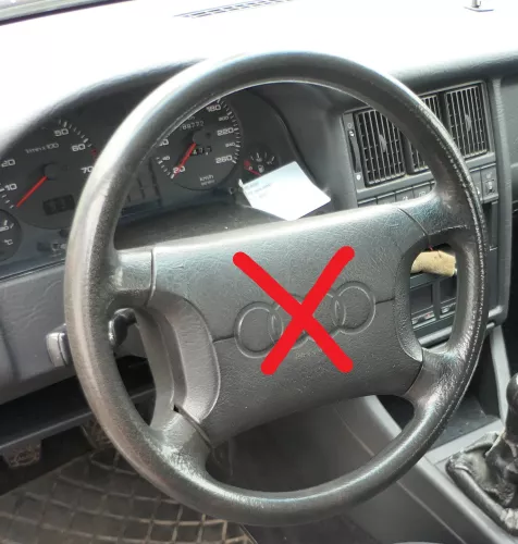 Audi 80 8C Lenkrad 4A0419091E  schwarz Leder - OHNE Airbag  Dreht sich schon mit